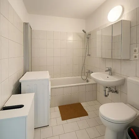 Ideal Fuer Monteure. 3 Mit Kueche, Waschmaschine, Wifi Usw... . Apartment Halle (Saale)