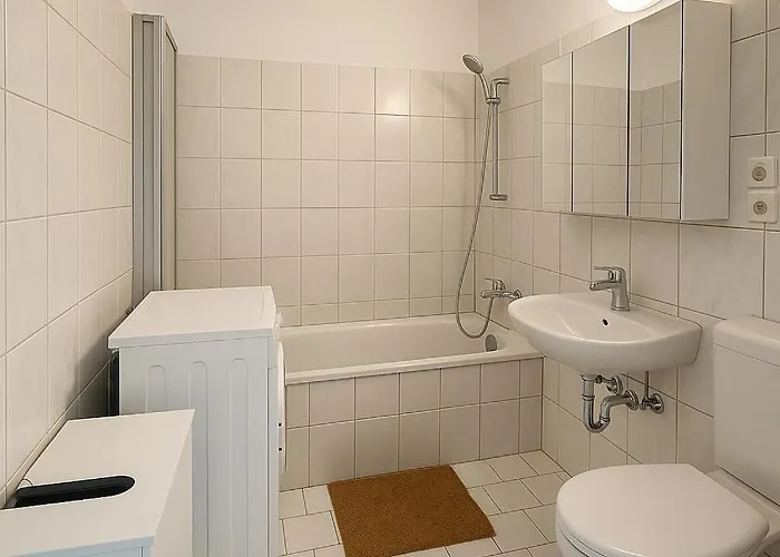 Ideal Fuer Monteure. 3 Mit Kueche, Waschmaschine, Wifi Usw... . Lägenhet Halle (Saale)